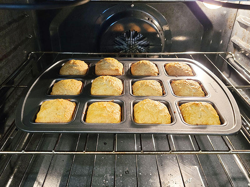 Baked banana bread muffins